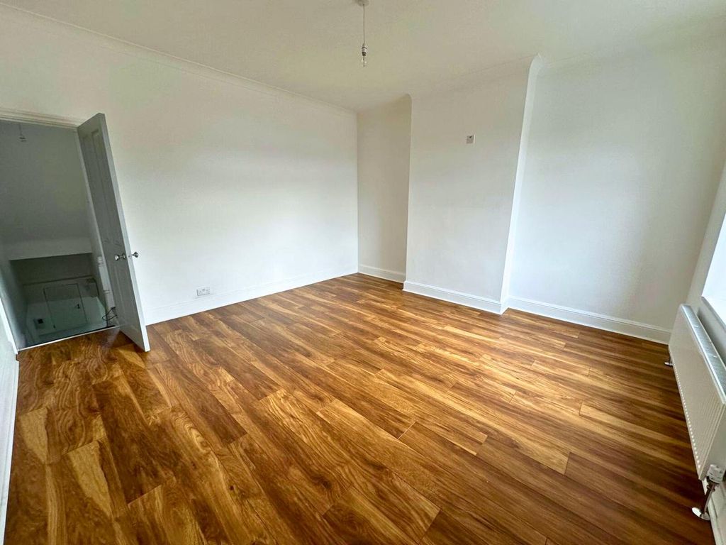 Property photo 2 of 10 Gallery