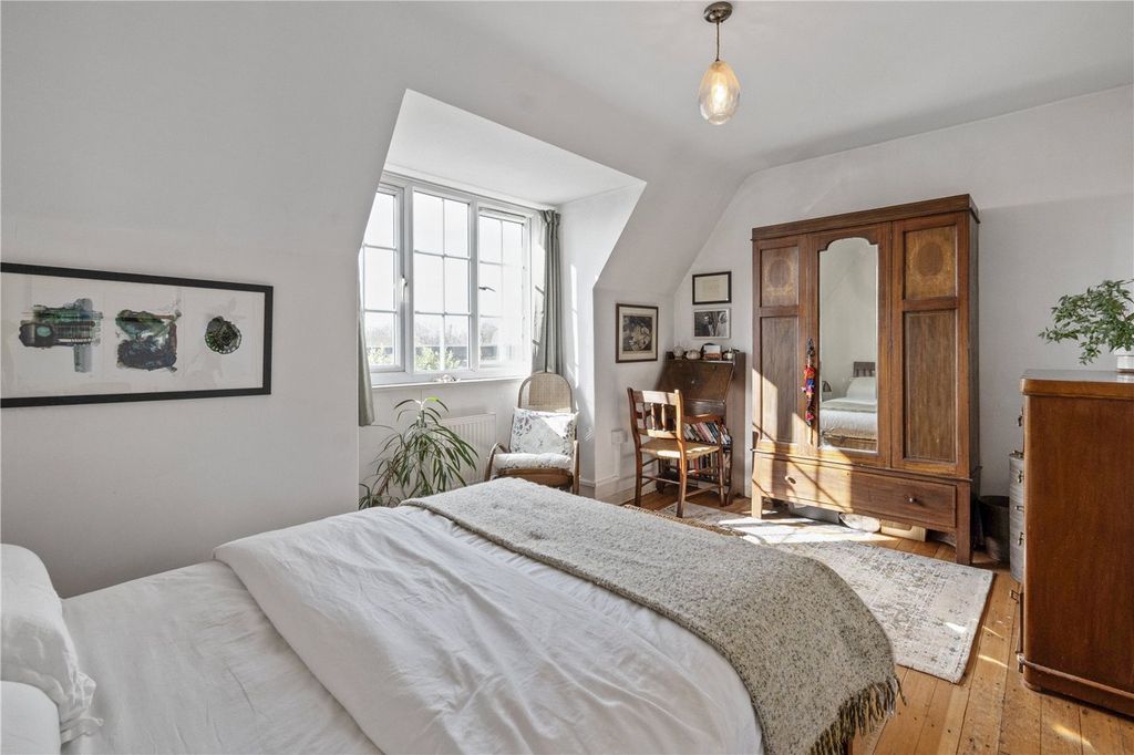 Property photo 3 of 9 Bedroom One