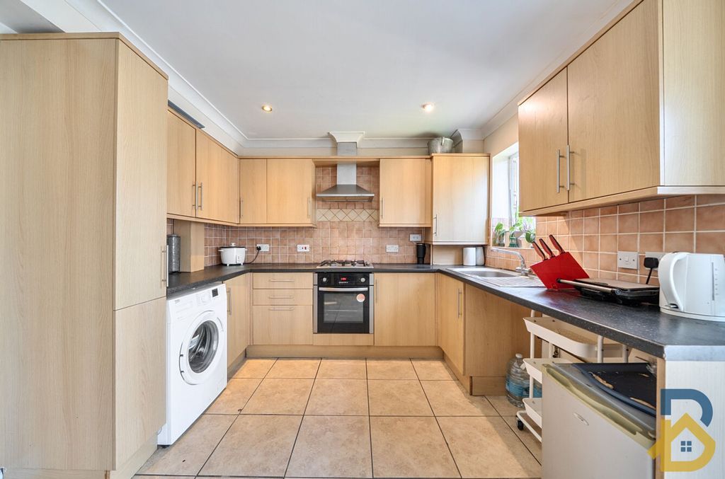 Property photo 2 of 16