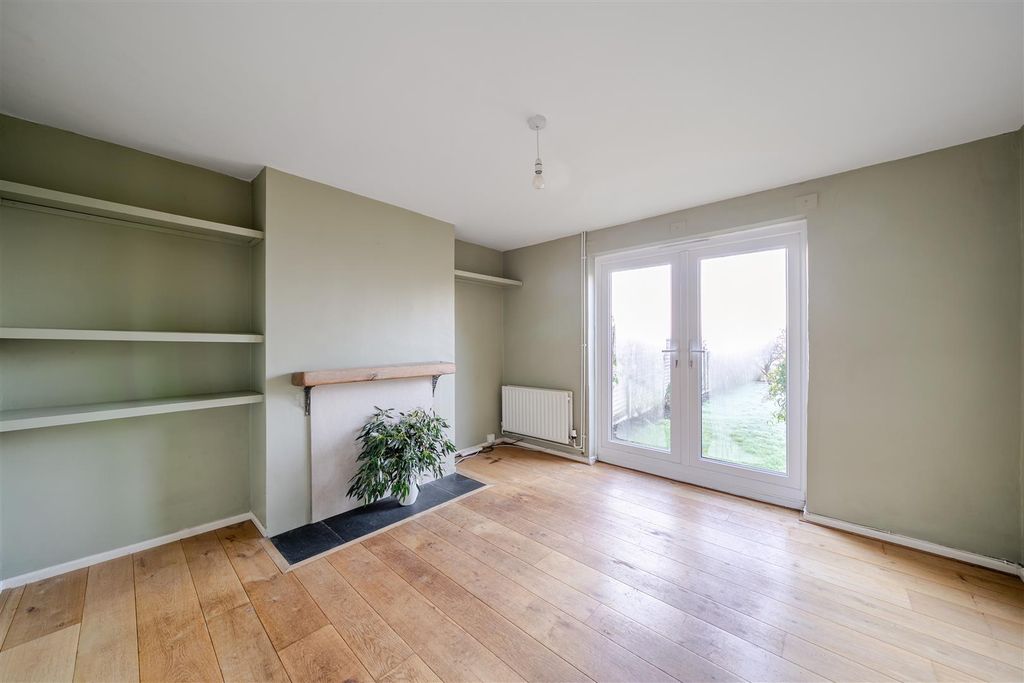 Property photo 2 of 15 Sitting Room