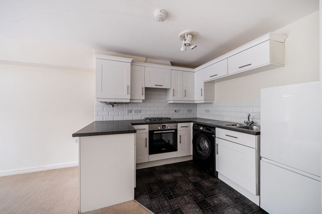 Property photo 2 of 6 1498681-8-6A67269...