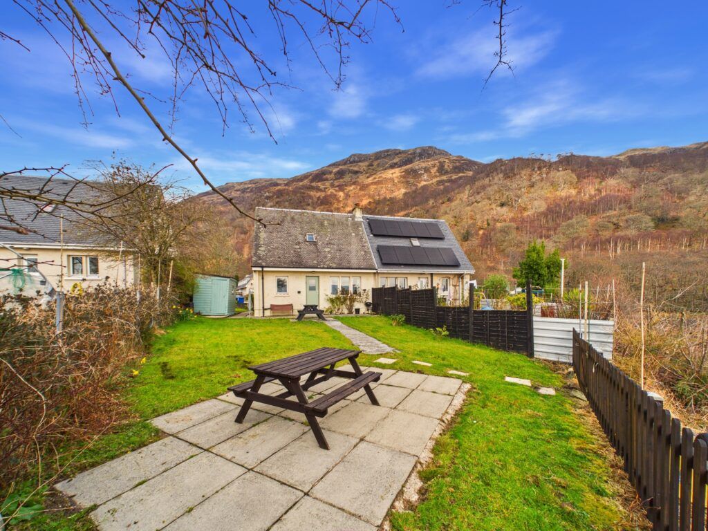 Property photo 2 of 32