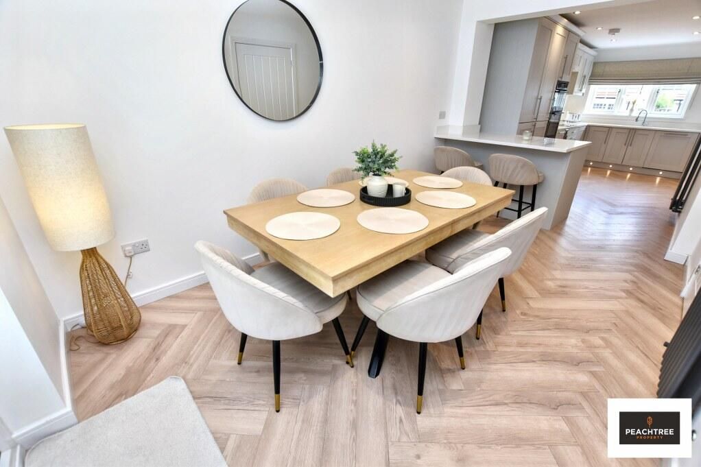 Property photo 3 of 31 Dining Room