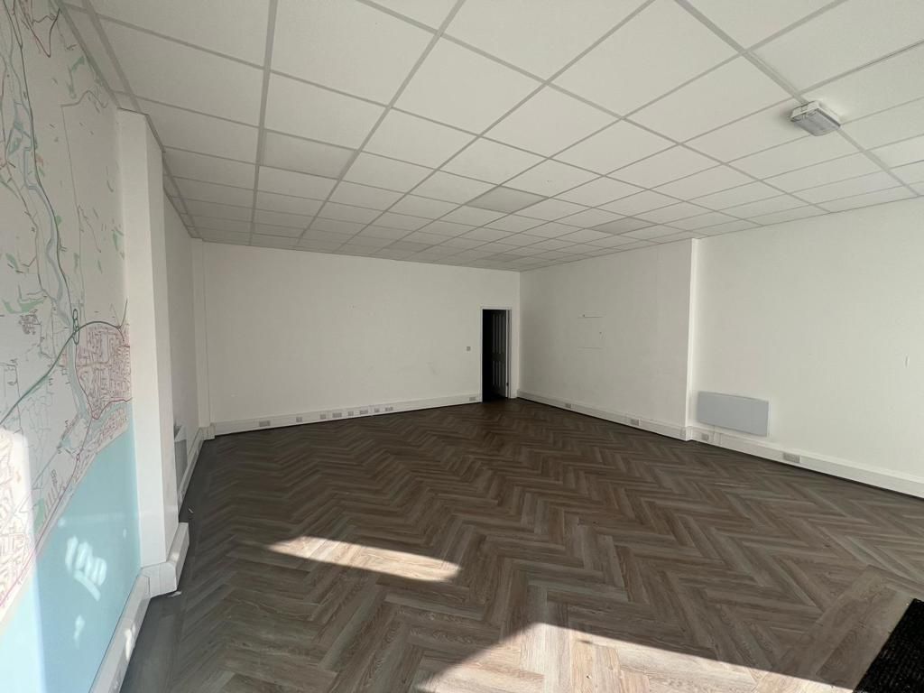 Property photo 3 of 7 Photo 6