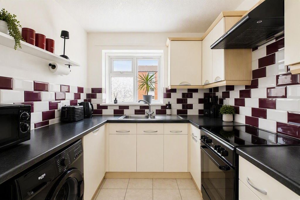 Property photo 3 of 7 Lower Harding Street