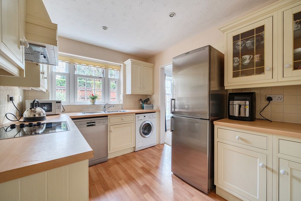 Property photo 2 of 20 1404717-7-697A37B...