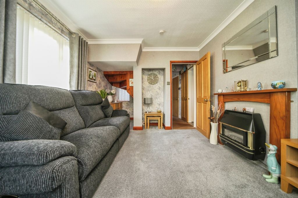 Property photo 3 of 15