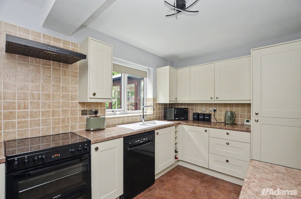 Property photo 2 of 39