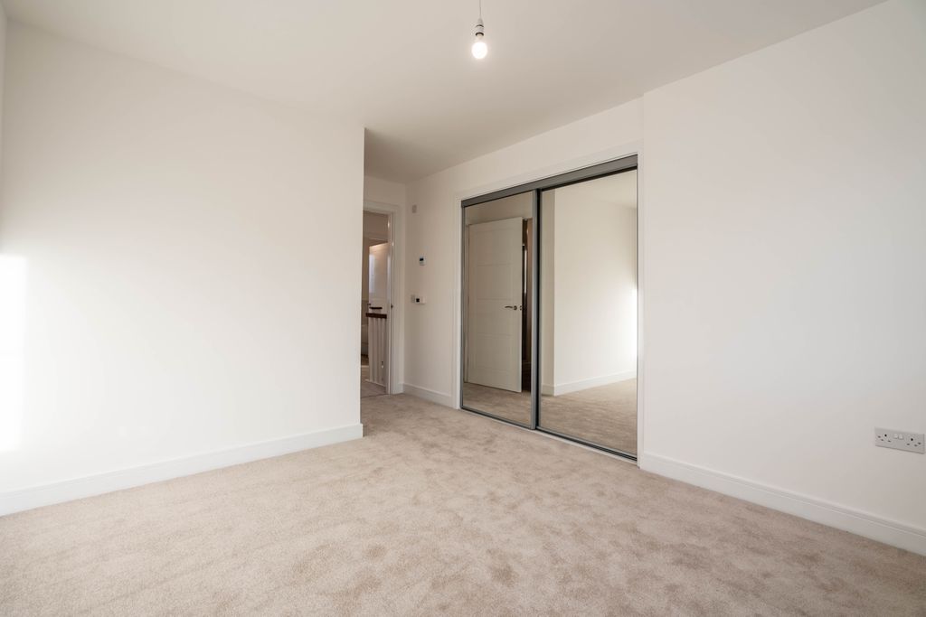 Property photo 1 of 27