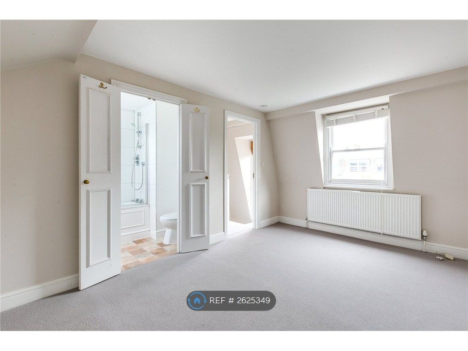 Property photo 3 of 9 Master Bedroom