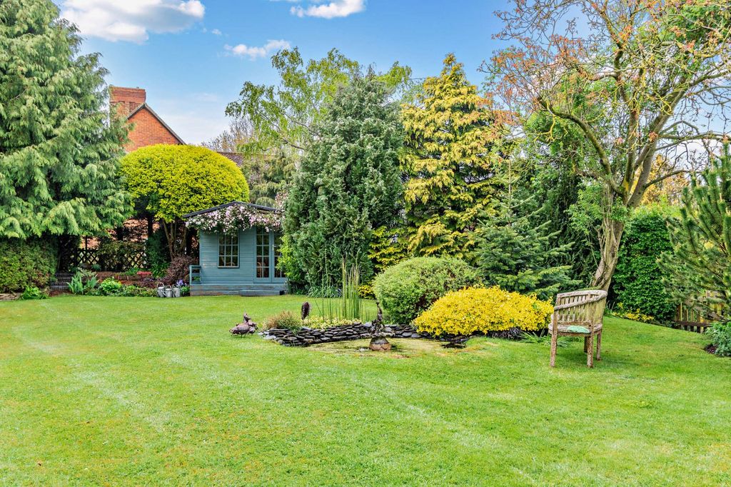 Property photo 2 of 18 Garden