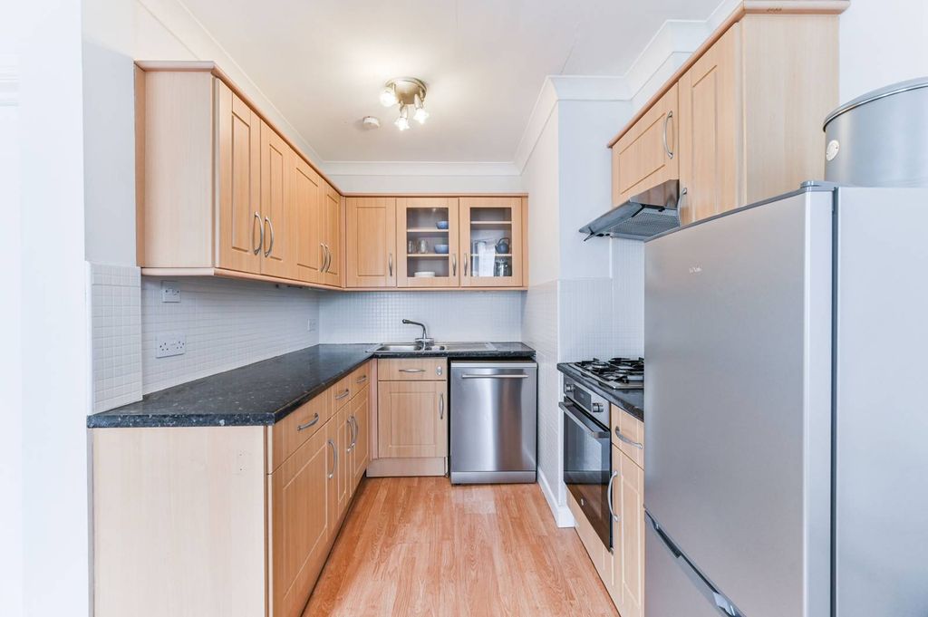 Property photo 1 of 8