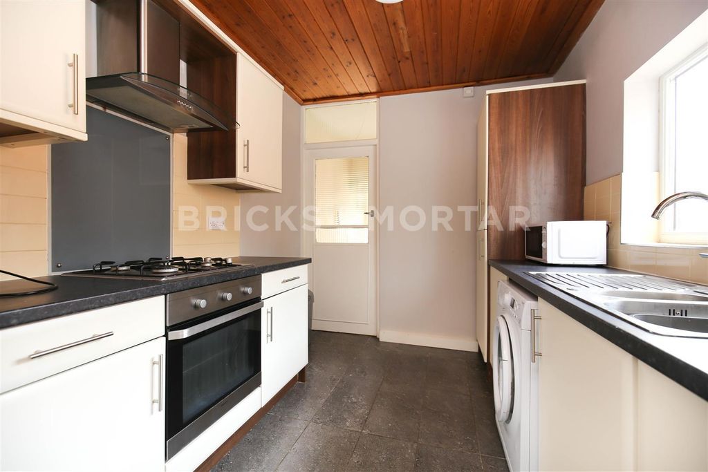 Property photo 2 of 6 Dr93Xmt8X_Wcgsu89Wiy4Ks0W1E.Jpg