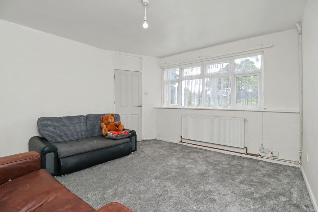 Property photo 2 of 15 69 Chepstow Road, Bloxwich, Walsall, West Midlands, Ws3 2nd