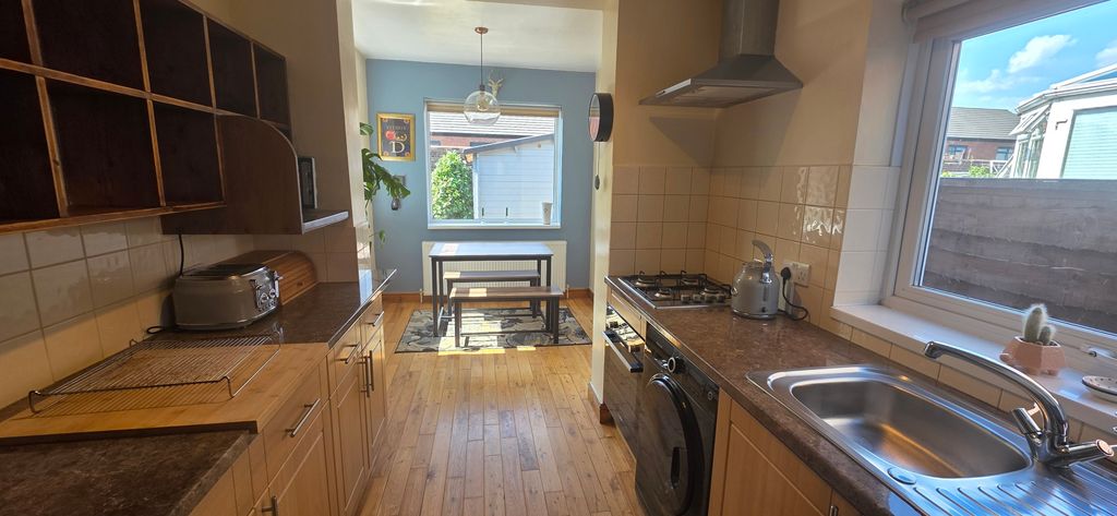Property photo 3 of 14 Kitchen