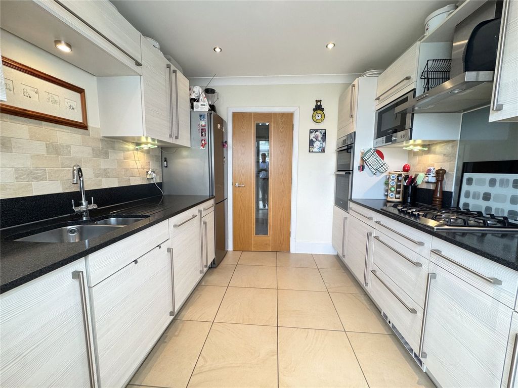 Property photo 3 of 16 Picture No. 04