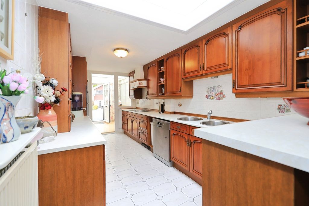 Property photo 2 of 20 Pbox-Img.Jpg