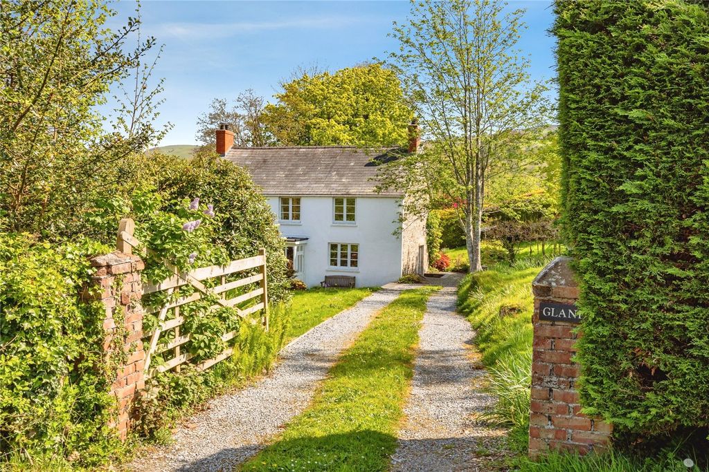 Property photo 2 of 34 Picture No. 26