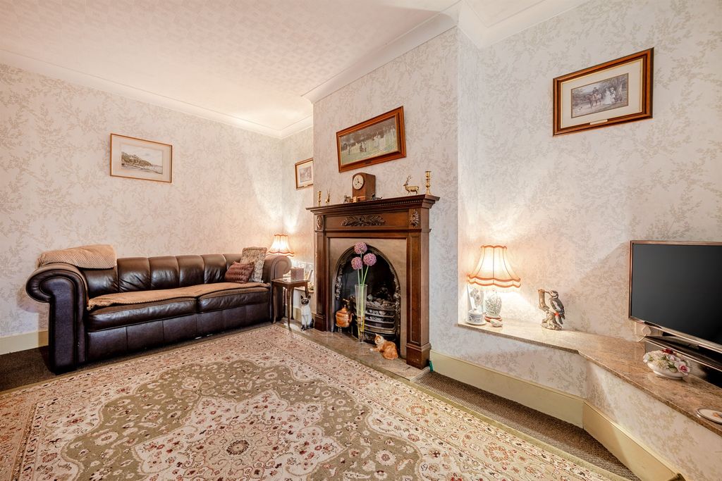 Property photo 3 of 21