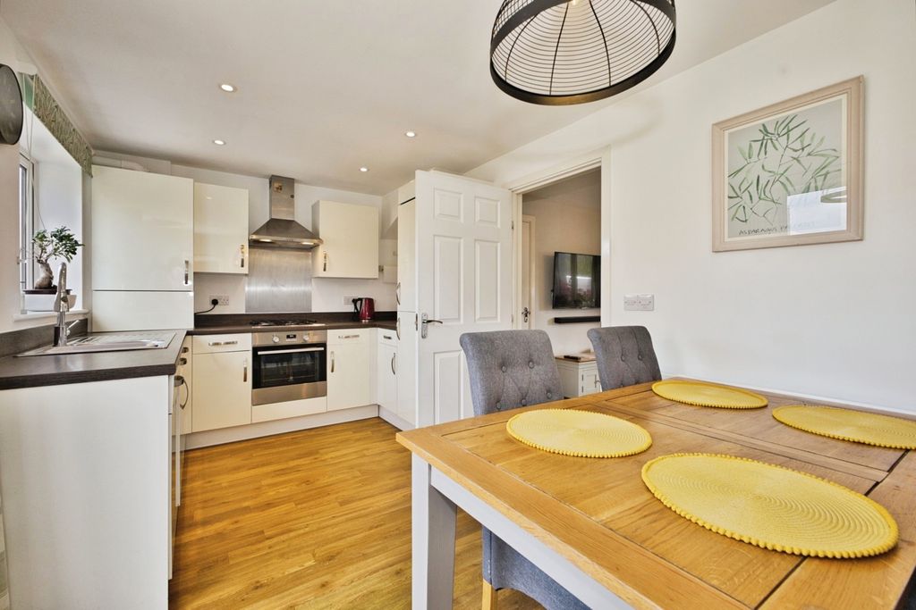 Property photo 3 of 20 Pbox-Img.Jpg