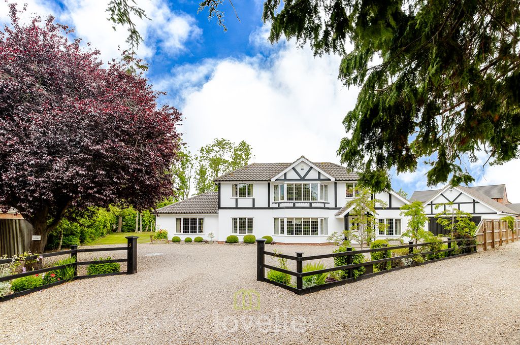 Property photo 1 of 43