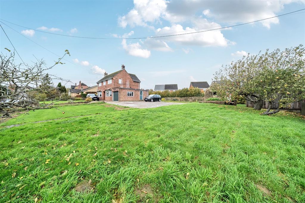 Property photo 3 of 23 Eastern Garden / Pp Site