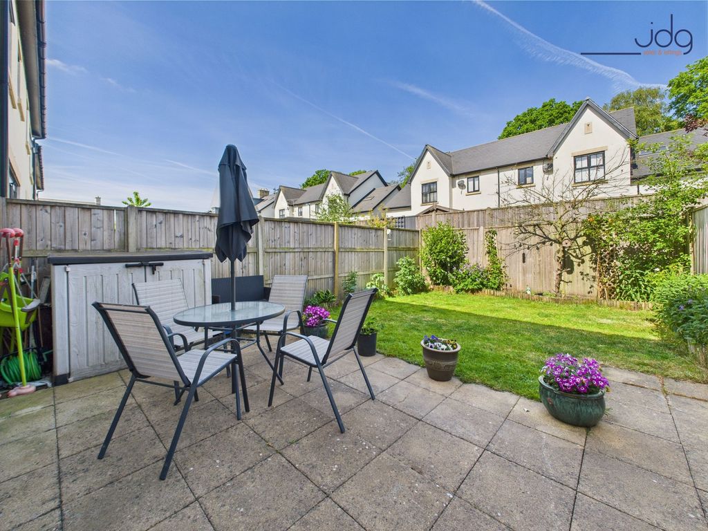 Property photo 2 of 20 Enclosed Garden With Lawn And Paved Patio