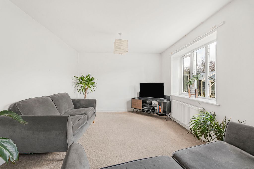 Property photo 2 of 15 15_46964.Jpg