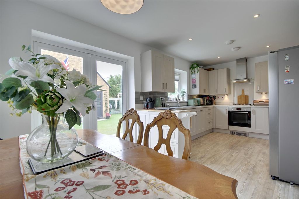 Property photo 2 of 19 Kitchen/Dining Room
