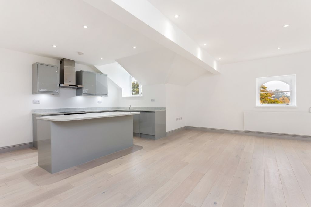Property photo 2 of 9 F9 One Lypiatt Fp...