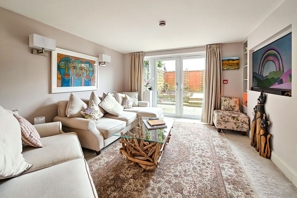 Property photo 2 of 22