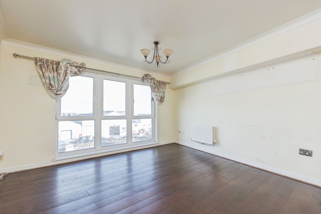 Property photo 2 of 12 Living Room