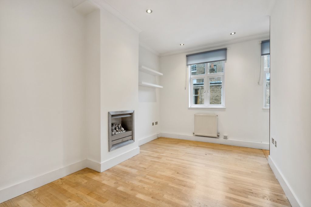 Property photo 3 of 11