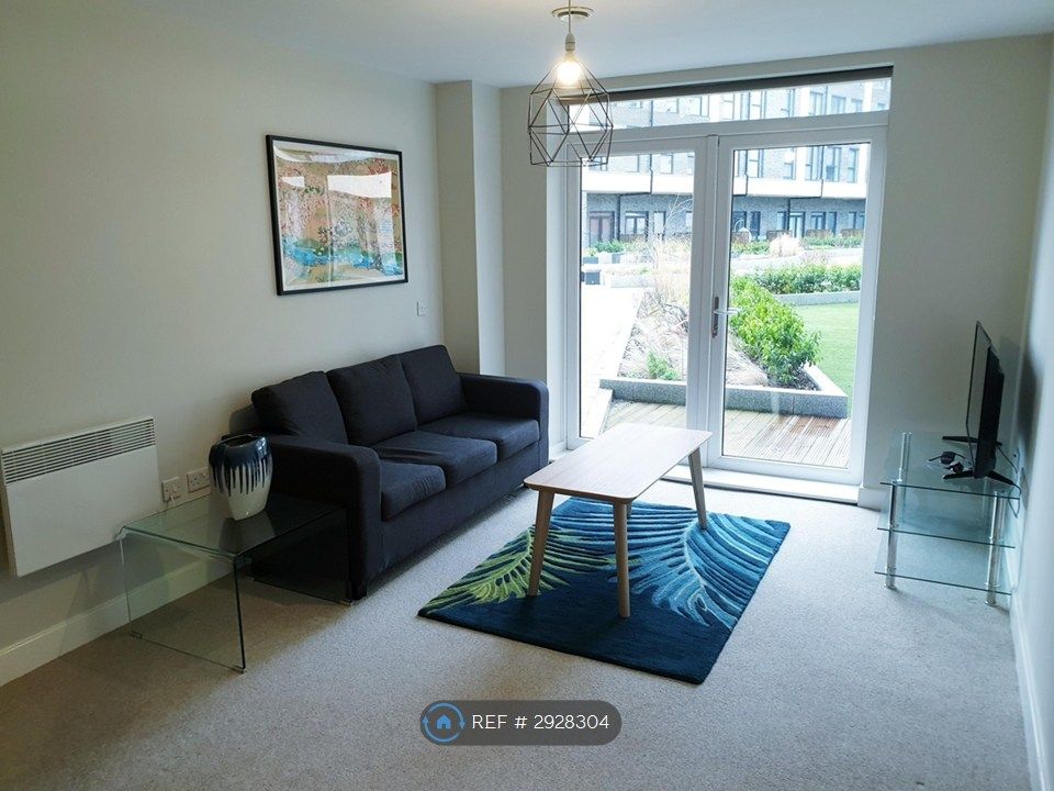 Property photo 2 of 8 Living Room