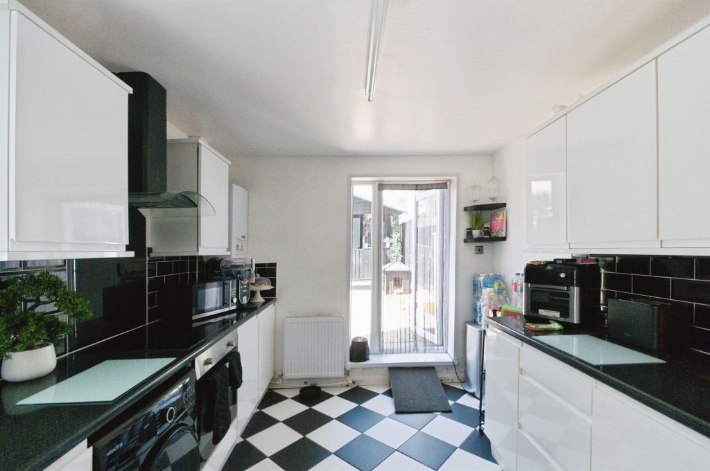 Property photo 2 of 18