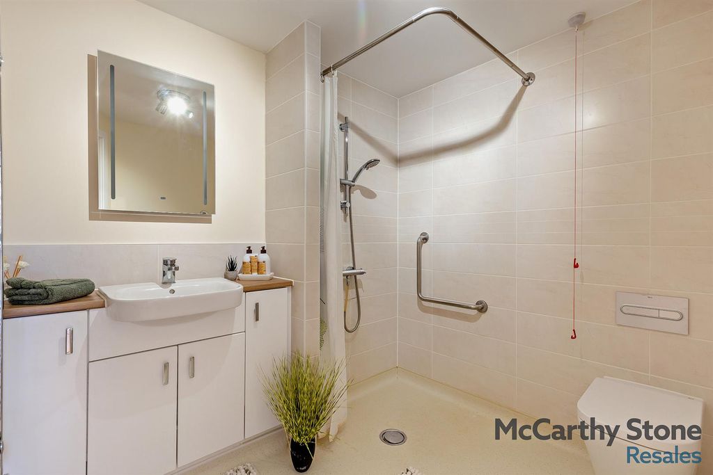 Additional image 9 of 2 bed flat for saleMonument Place, Endless Street, Salisbury SP1