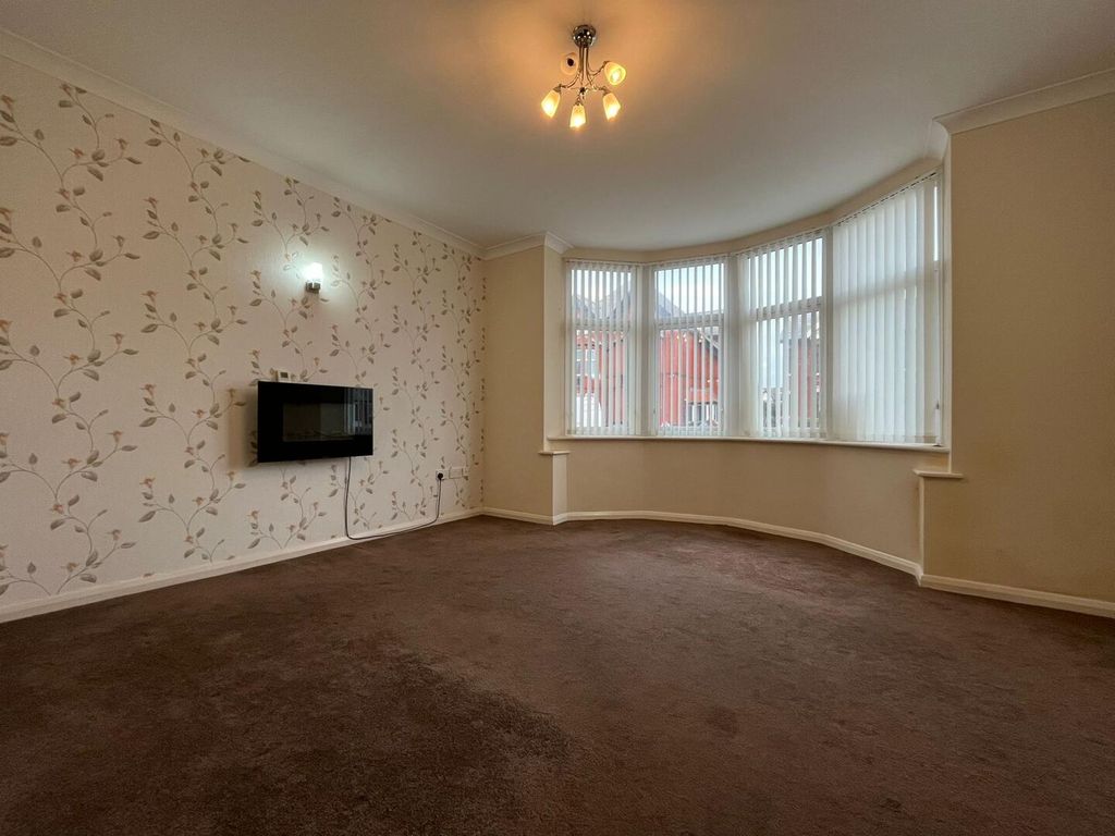 Property photo 2 of 19 Living Room