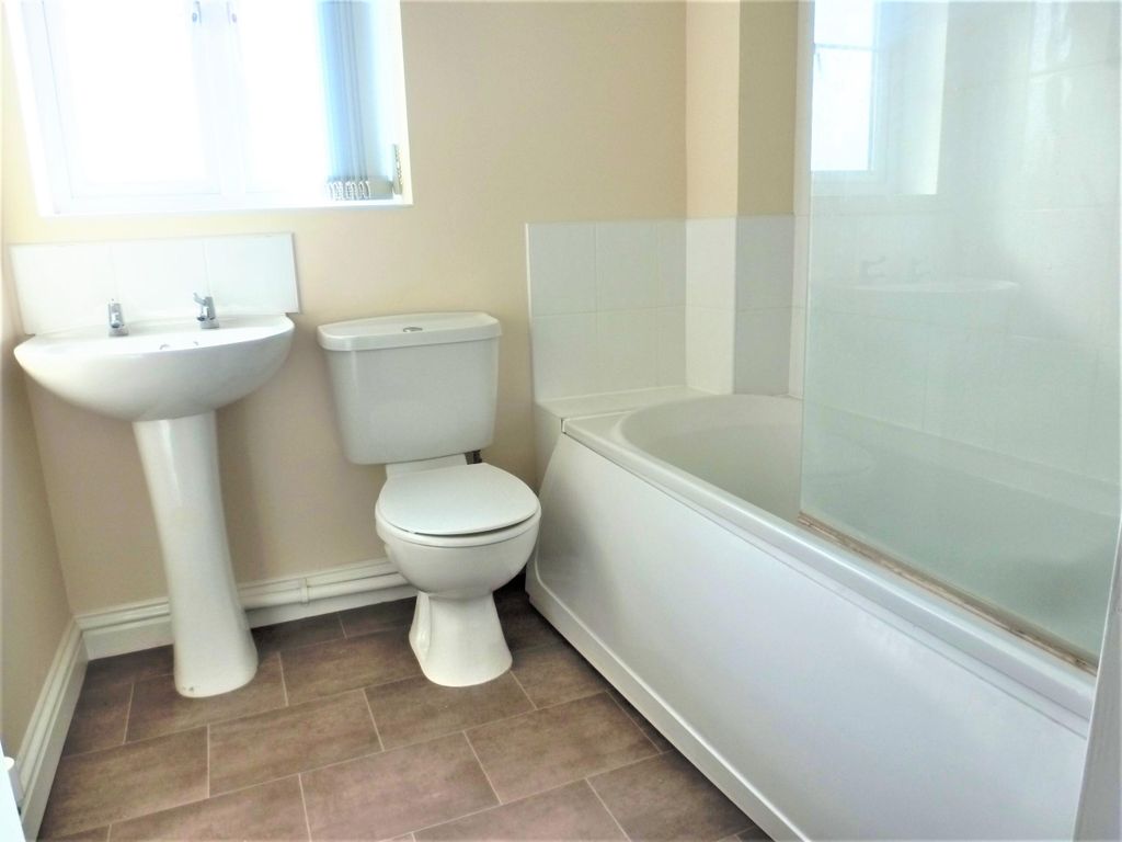 Property photo 3 of 4 Bathroom