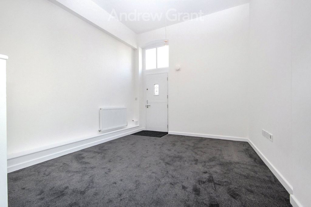 Property photo 2 of 8 Picture No. 26