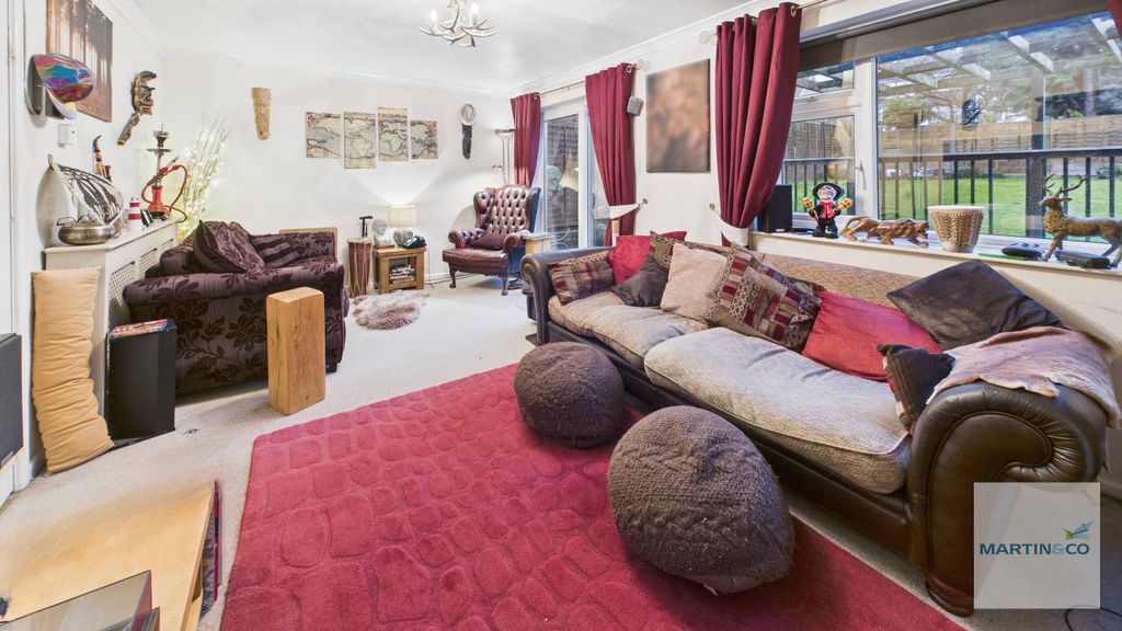 Property photo 2 of 14 Cam03663G0-Pr0211-Still006