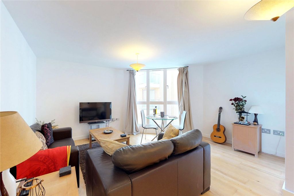 Property photo 1 of 11 Reception Room