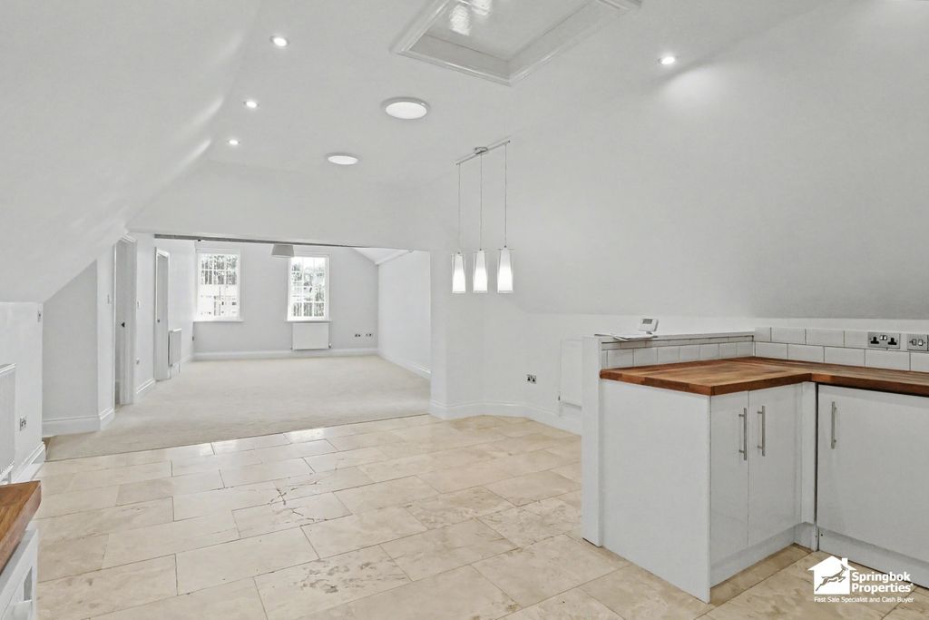 Property photo 3 of 13 Image 2