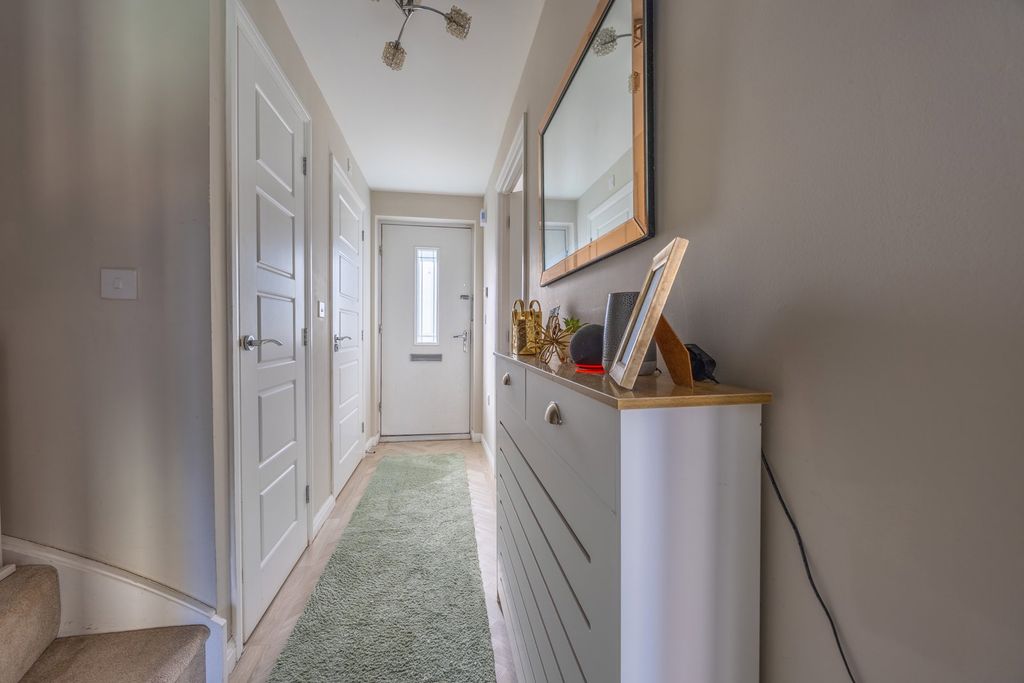 Property photo 2 of 38