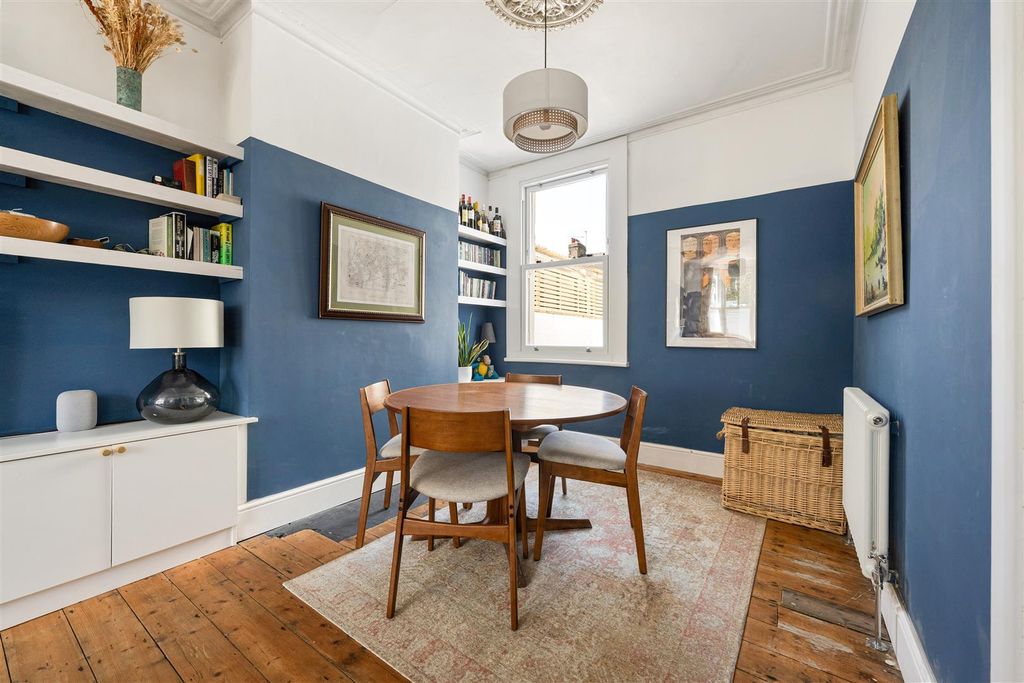 Property photo 3 of 41 Kingsland Road, E13