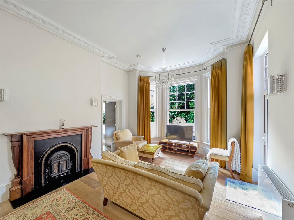 Property photo 2 of 12 Sitting Area