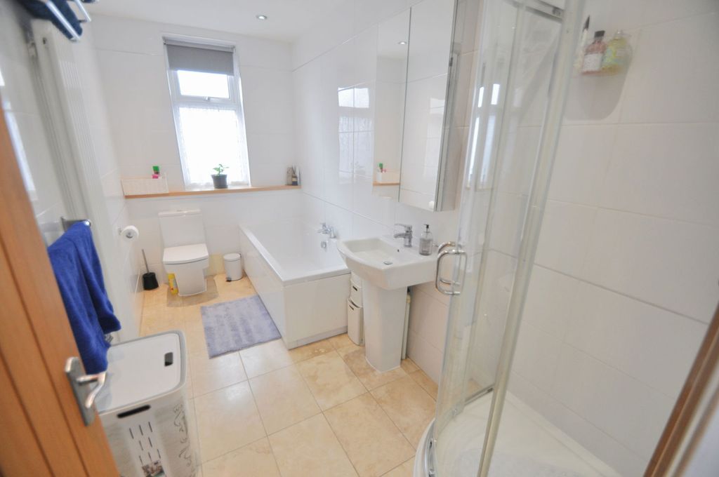 Property photo 3 of 47