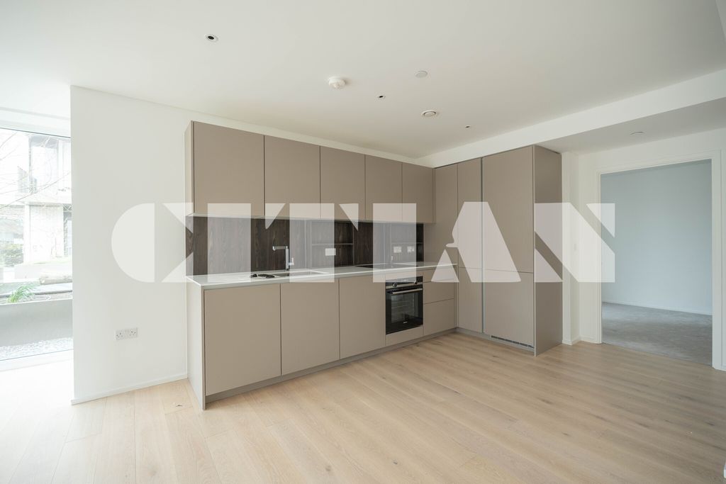 Property photo 3 of 33