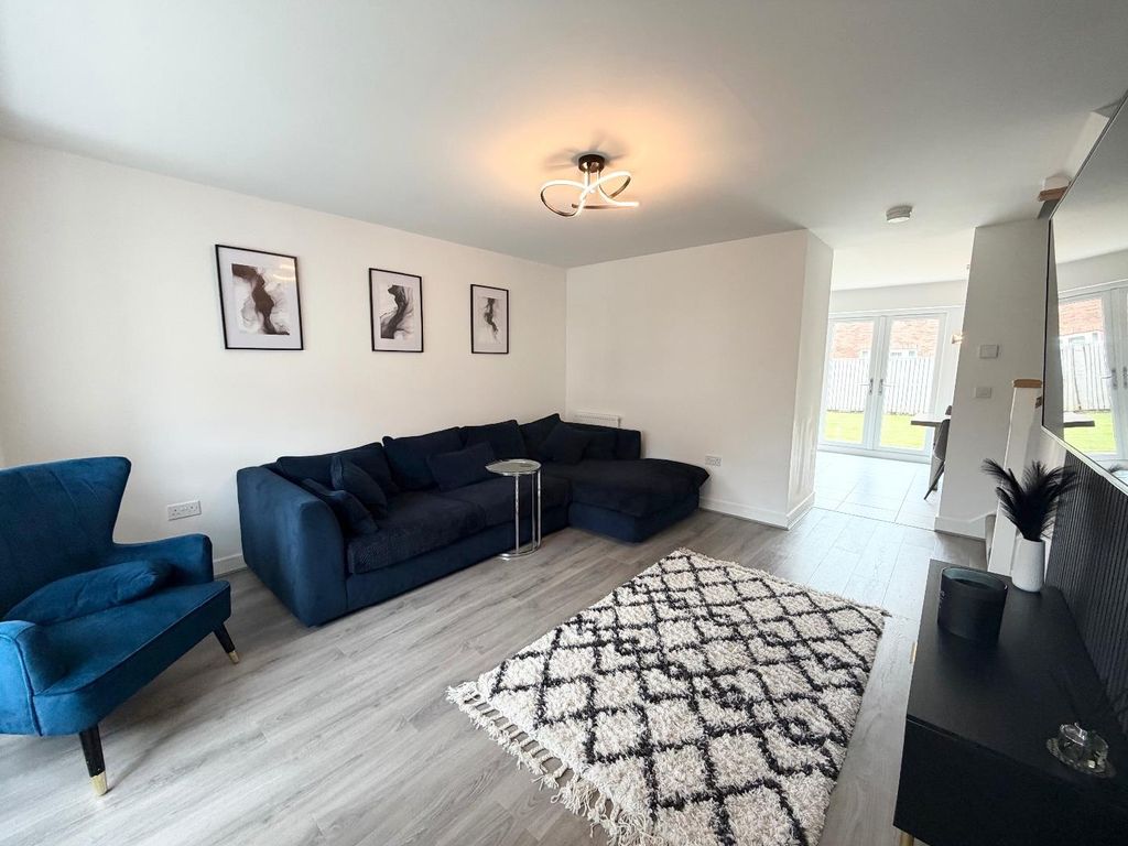 Property photo 2 of 26 Lounge