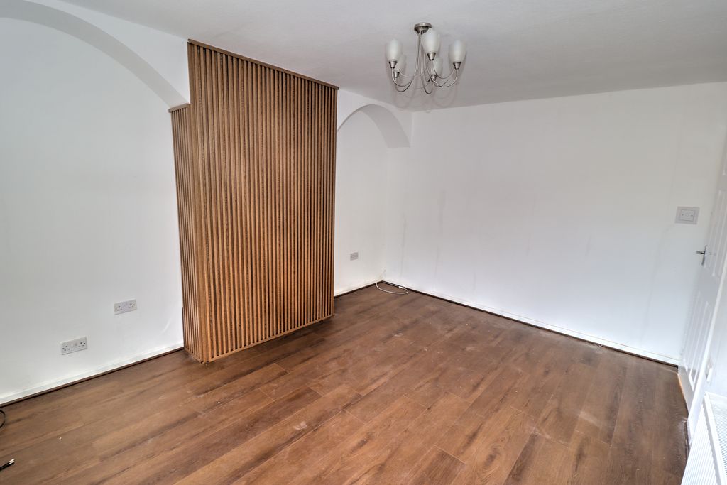 Property photo 2 of 22 Img_7484