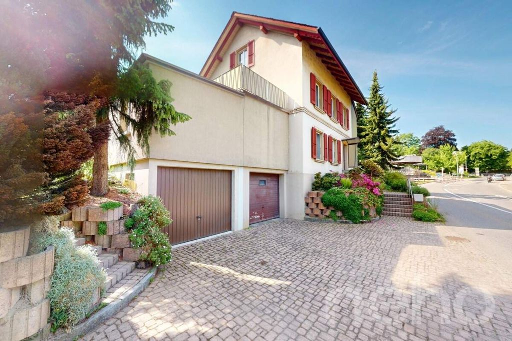 Property photo 3 of 12